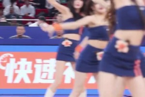 妙曼的身姿甜美的笑容！啦啦队中场舞让人流连忘返