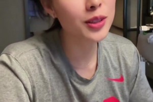 唱的还不错哦！王思雨：没事儿就来唱首歌